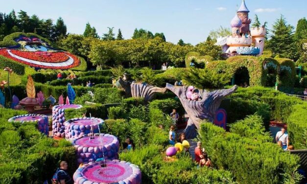 Top 7 Attractions in Disneyland Paris